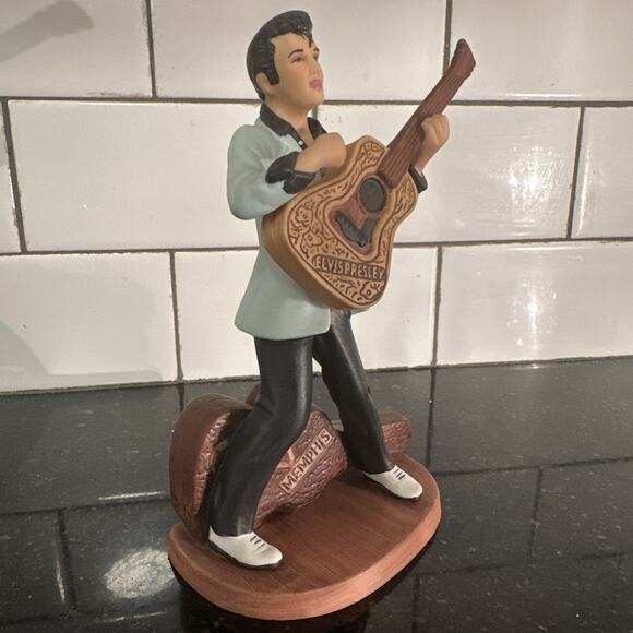 Elvis Presley Avon Porcelain Figurine 7" Tall Guitar Memphis 1987 With Box - Picture 8 of 13